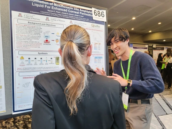 Tom Pham presenting at ASPET Conference.